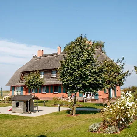 Ruegen-ferienhof 컨트리하우스